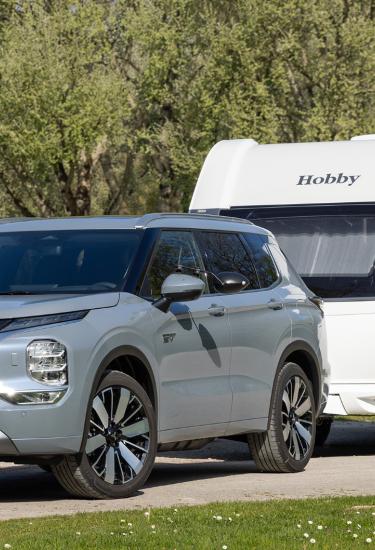 Mitsubishi Outlander PHEV wint trekauto van het jaar 2025